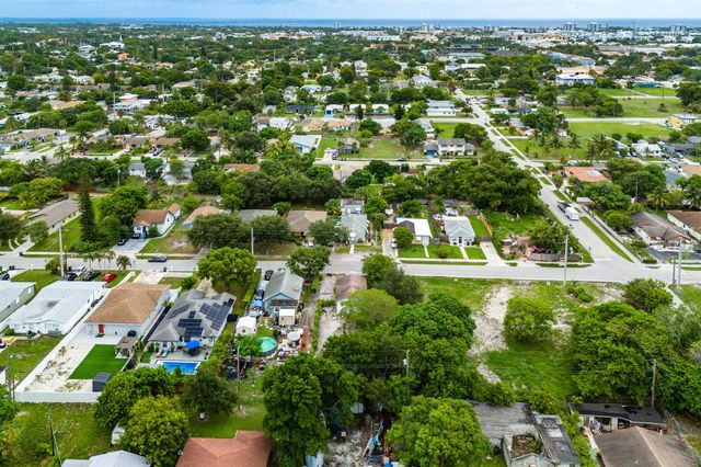 114 NW 10th Avenue, Delray Beach, FL 33444