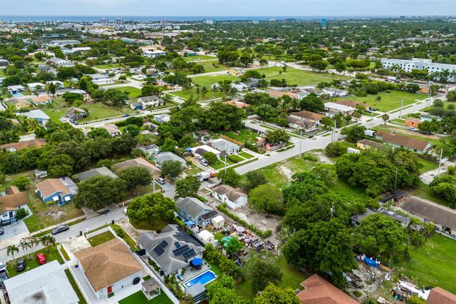 114 NW 10th Avenue, Delray Beach, FL 33444