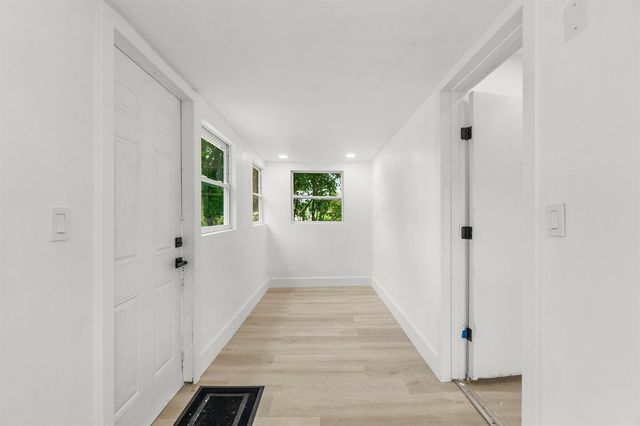 114 NW 10th Avenue, Delray Beach, FL 33444