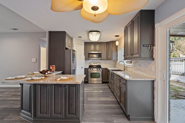 9630 Cannock Chase Drive, Houston, TX 77065