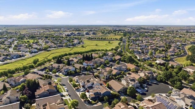 2133 Lemontree Way, Roseville, CA 95747