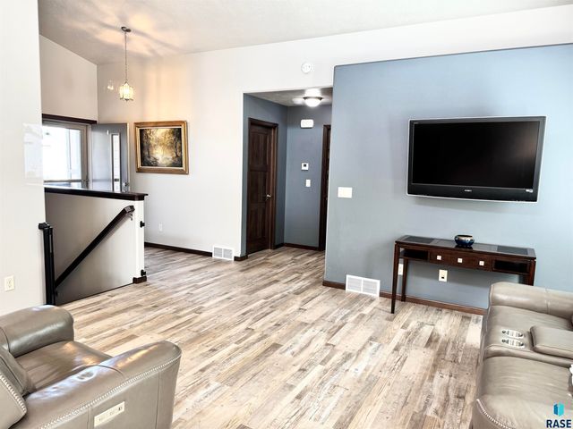 7801 W 65th St Street, Sioux Falls, SD 57106