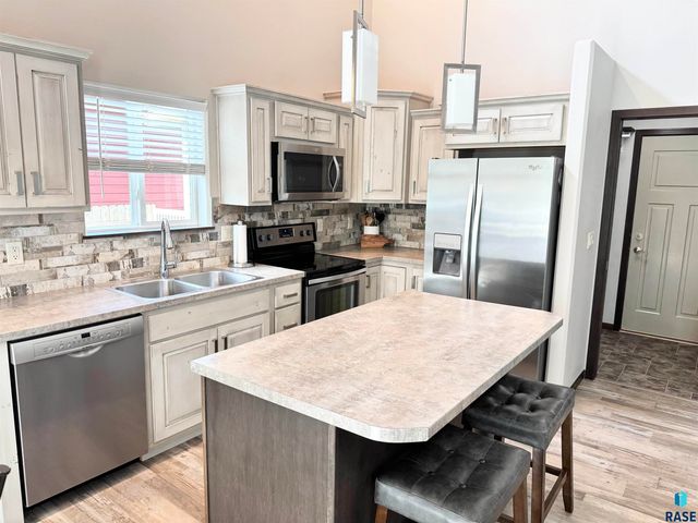 7801 W 65th St Street, Sioux Falls, SD 57106