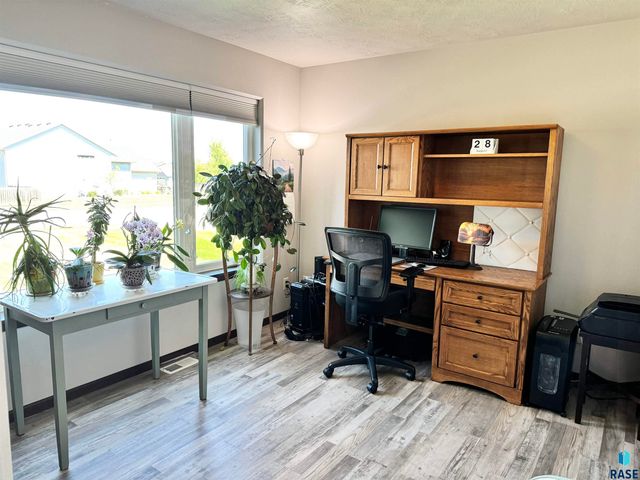 7801 W 65th St Street, Sioux Falls, SD 57106