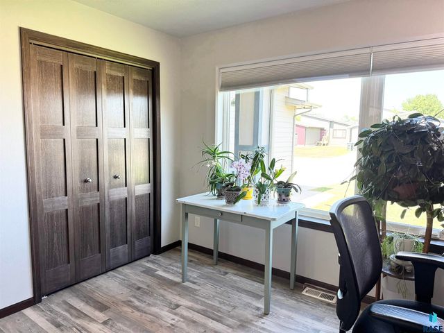 7801 W 65th St Street, Sioux Falls, SD 57106