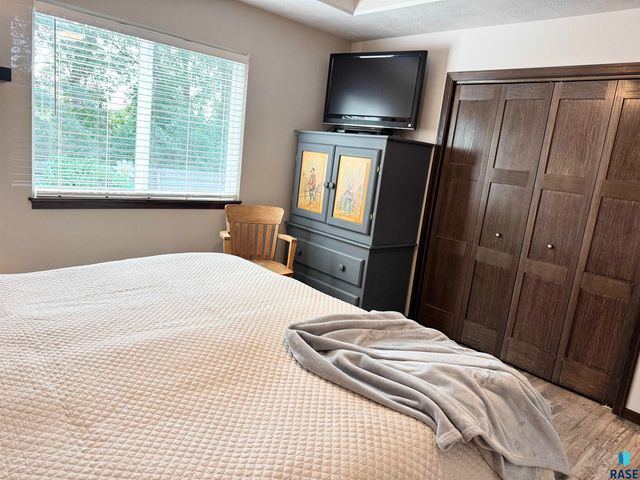 7801 W 65th St Street, Sioux Falls, SD 57106