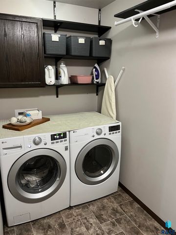 7801 W 65th St Street, Sioux Falls, SD 57106