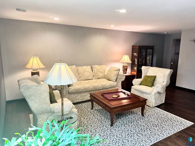 7801 W 65th St Street, Sioux Falls, SD 57106