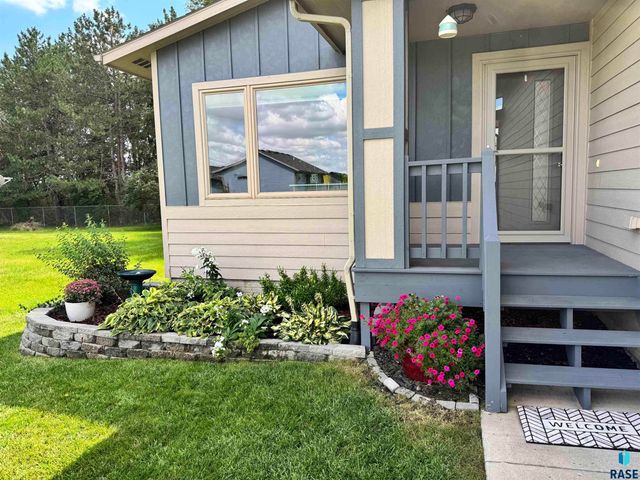 7801 W 65th St Street, Sioux Falls, SD 57106