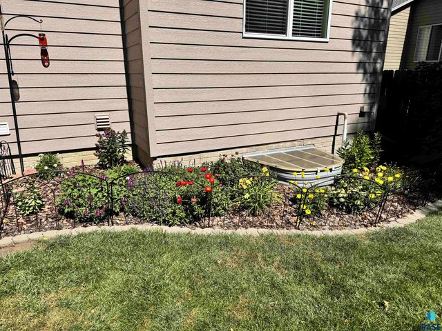 7801 W 65th St Street, Sioux Falls, SD 57106