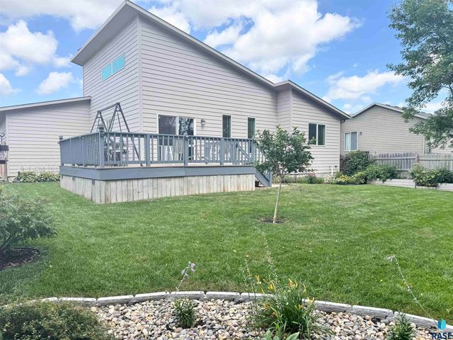 7801 W 65th St Street, Sioux Falls, SD 57106