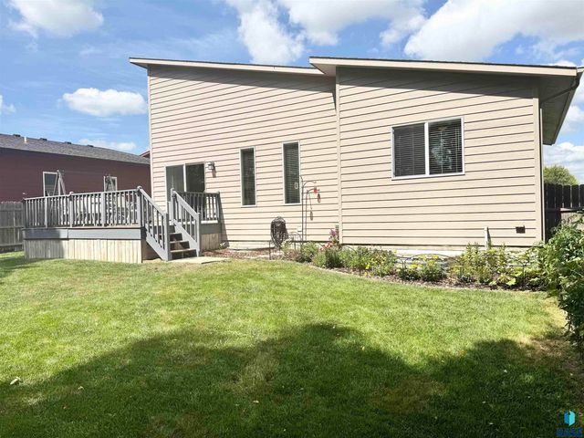 7801 W 65th St Street, Sioux Falls, SD 57106