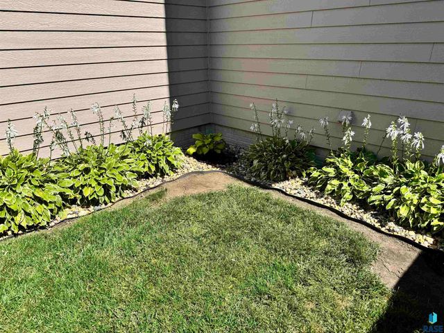 7801 W 65th St Street, Sioux Falls, SD 57106