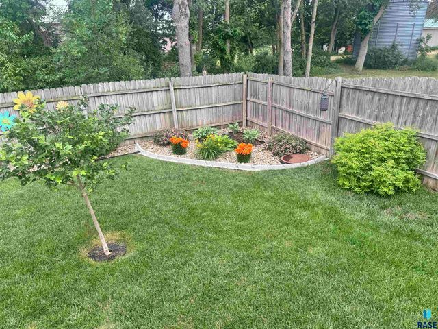 7801 W 65th St Street, Sioux Falls, SD 57106