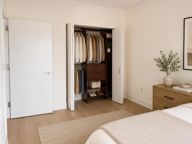350 W 42nd St Apt 15B, New York City, NY 10036