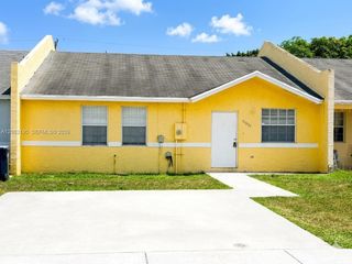 11537 Louis Street, Miami, FL 33176