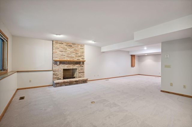 16310 24th Avenue N, Plymouth, MN 55447