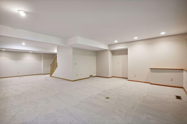 16310 24th Avenue N, Plymouth, MN 55447
