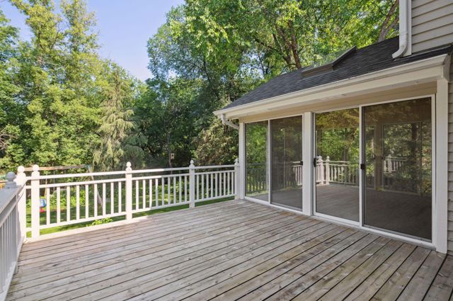 16310 24th Avenue N, Plymouth, MN 55447