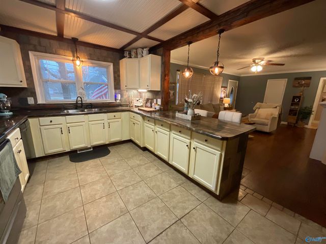 808 NW 12th Avenue, Arab, AL 35016