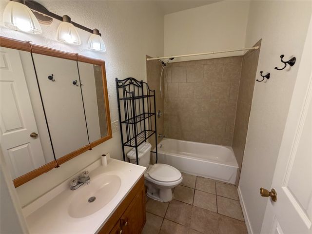 907 W Fischer Street, Sherman, TX 75092