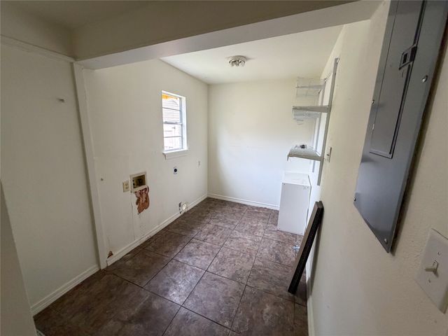 907 W Fischer Street, Sherman, TX 75092