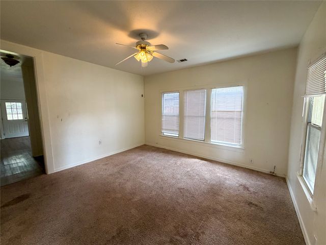 907 W Fischer Street, Sherman, TX 75092