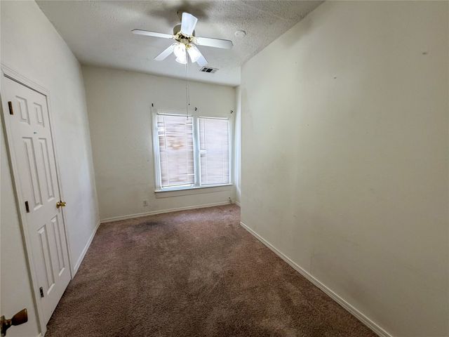 907 W Fischer Street, Sherman, TX 75092