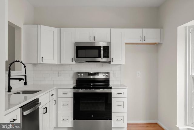 6916 FLAG HARBOR DR, District Heights, MD 20747