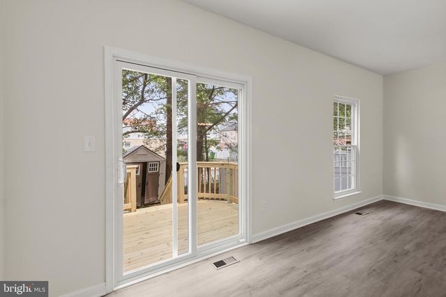 6916 FLAG HARBOR DR, District Heights, MD 20747