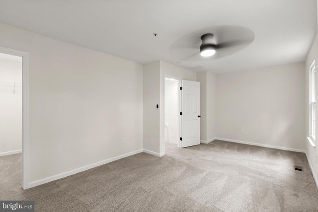 6916 FLAG HARBOR DR, District Heights, MD 20747