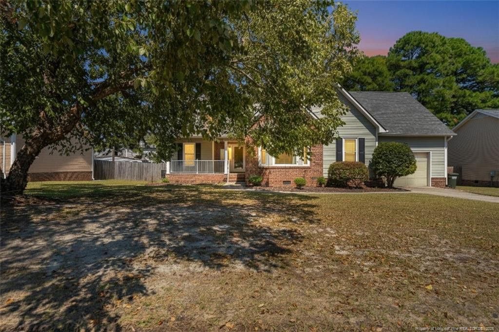 1044 Alexwood Drive, Hope Mills, NC 28348