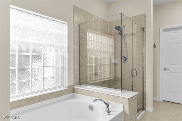 8595 Palermo CT, Naples, FL 34114