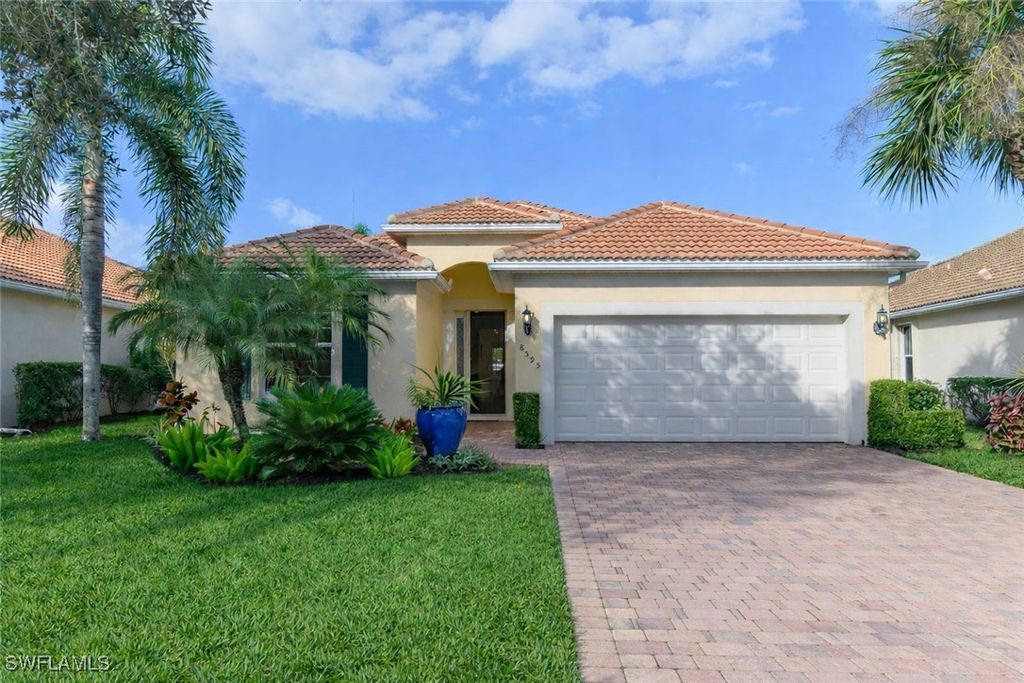 8595 Palermo CT, Naples, FL 34114