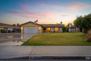3608 S Half Moon Drive, Bakersfield, CA 93309