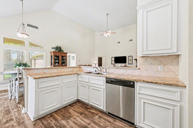 7418 Lakesage Lane, Richmond, TX 77407