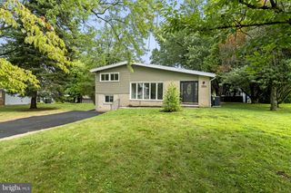 1525 ERBS MILL RD, Blue Bell, PA 19422