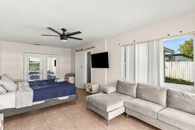 1121 N 66th Terrace, Hollywood, FL 33024