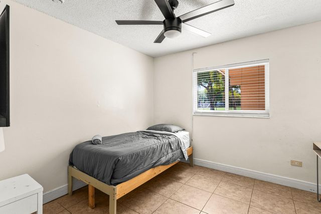 1121 N 66th Terrace, Hollywood, FL 33024