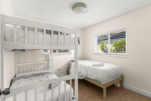 1121 N 66th Terrace, Hollywood, FL 33024