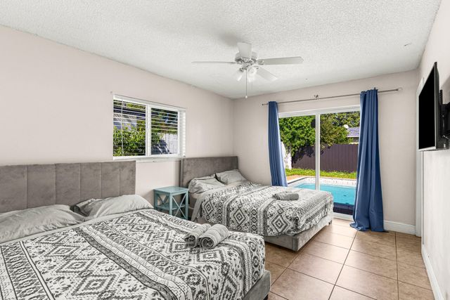 1121 N 66th Terrace, Hollywood, FL 33024