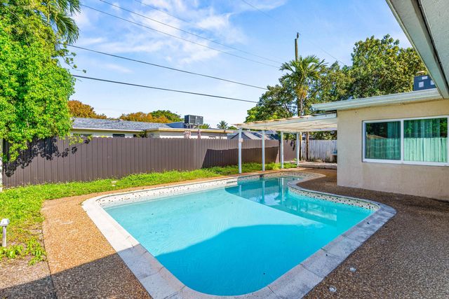 1121 N 66th Terrace, Hollywood, FL 33024