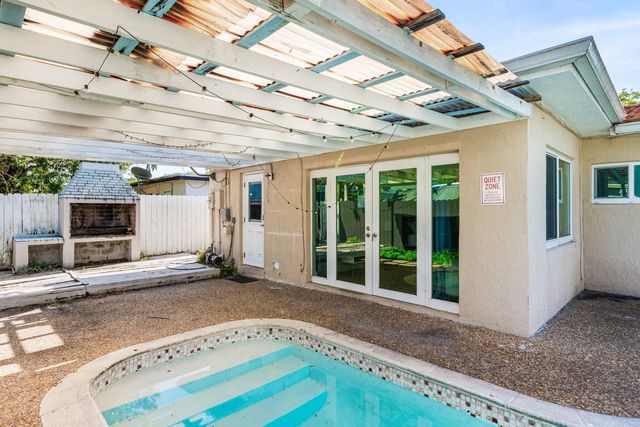 1121 N 66th Terrace, Hollywood, FL 33024