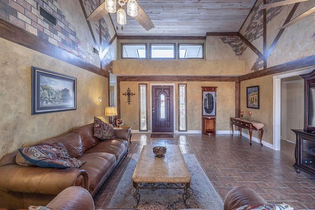 105 Maria Circle, Houma, LA 70360