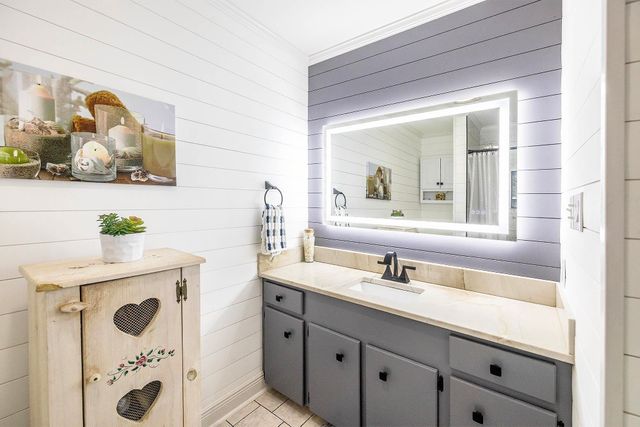 105 Maria Circle, Houma, LA 70360