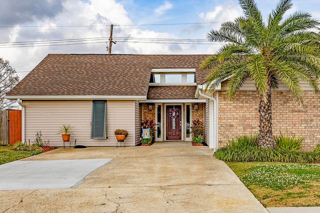 105 Maria Circle, Houma, LA 70360