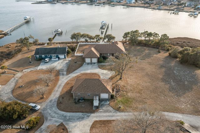 200 Pelican Drive, Newport, NC 28570