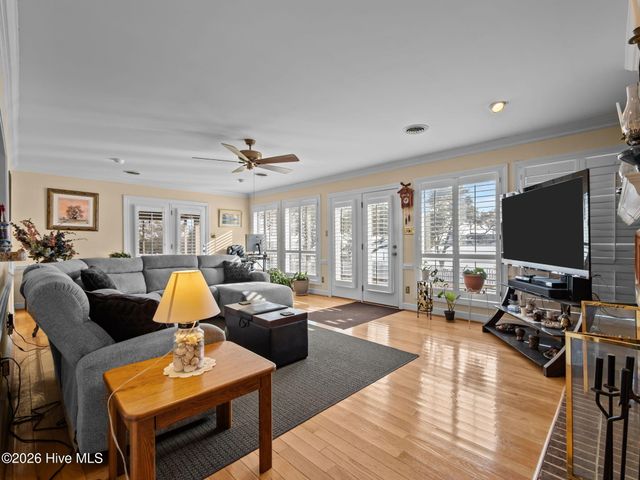 200 Pelican Drive, Newport, NC 28570