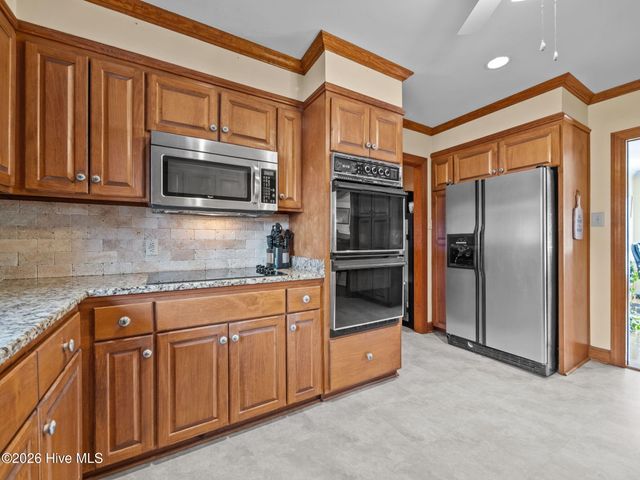 200 Pelican Drive, Newport, NC 28570