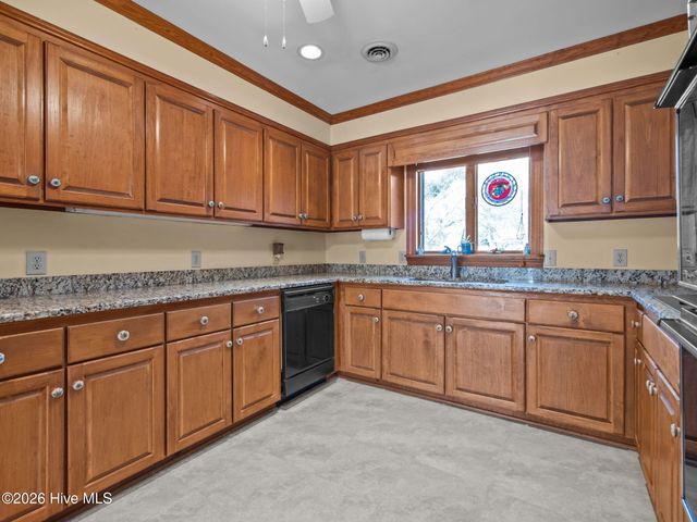 200 Pelican Drive, Newport, NC 28570